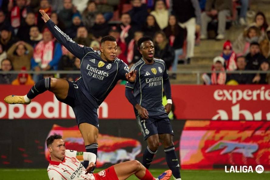 足坛悲喜一夜！皇马1-2被绝杀，马竞4-2反弹，欧冠冠军3-0大胜登顶